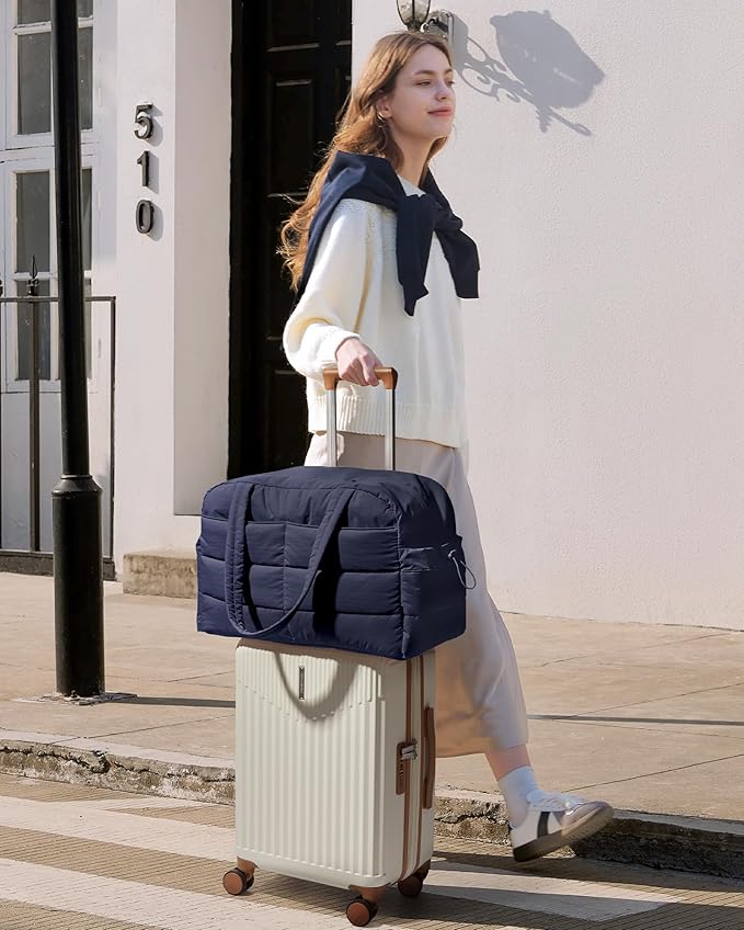 BAGSMART Gym Bag for Women, Lightweight Puffer Duffle Bag 2-PC Travel Bag, 31L Weekender Overnight Bag Quilted Carry On Tote Bag, Diaper Hospital Dance Bag for Travel, Gym, Water Resistant, Navy Blue - Image 9