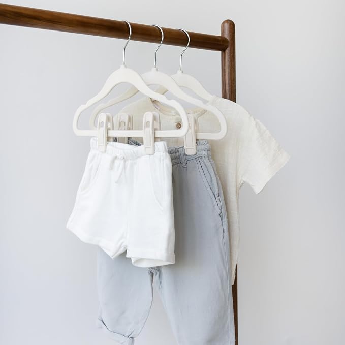 3 Sprouts Velvet Baby Hangers, Non Slip Slim, Cream, 30 Pack with 10 Clips | Non-slip velvet, Notched shoulders, 360-degree swivel hook, 11.75 x 8 in, Infant and toddler clothes, Soft colors for nursery - Image 7
