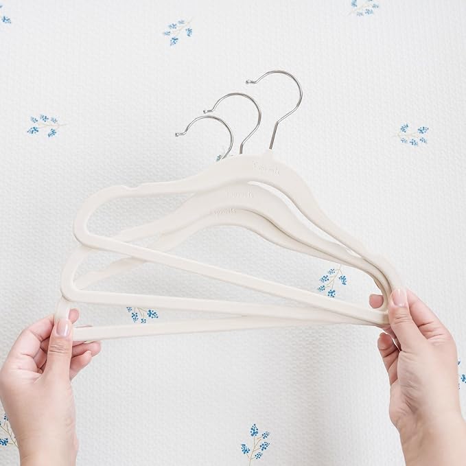 3 Sprouts Velvet Baby Hangers, Non Slip Slim, Cream, 30 Pack | Non-slip velvet, Notched shoulders, 360-degree swivel hook, 11.75 x 8 in, Infant and toddler clothes, Soft colors for nursery - Image 8