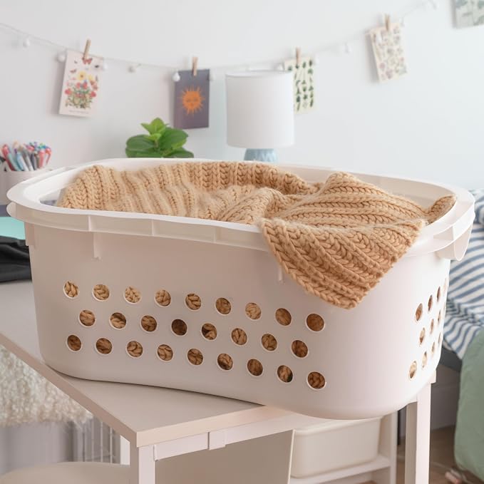 IRIS USA Laundry Basket, 51L Plastic Hip Hold Hamper, 4 Pack, 1.5 Bushel | Comfortable hip-hold handles and ventilated design make transporting clothes, towels, and linens easier. - Image 6