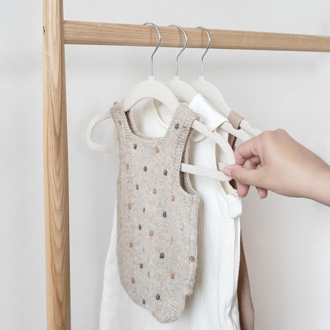 3 Sprouts Velvet Baby Hangers, Non Slip Slim, Beige, 30 Pack | Non-slip velvet, Notched shoulders, 360-degree swivel hook, 11.75 x 8 in, Infant and toddler clothes, Soft colors for nursery - Image 6